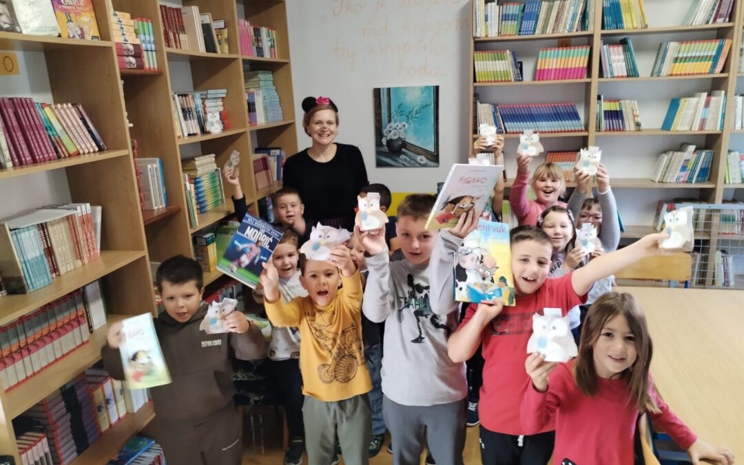 Prvašići u knjižnici