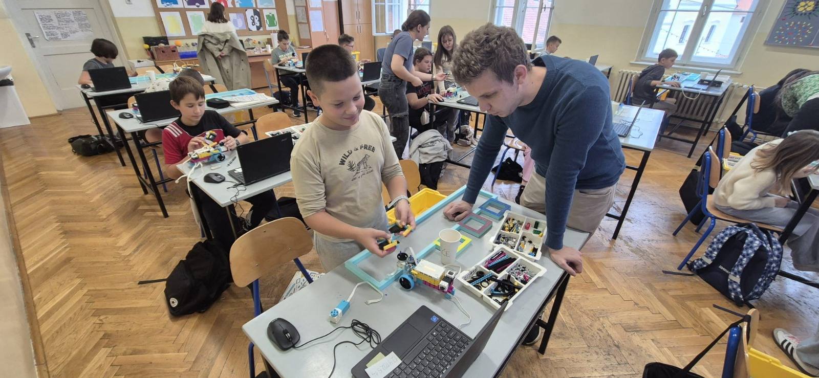 571564338_1247735037375141_8216936064368173580_n