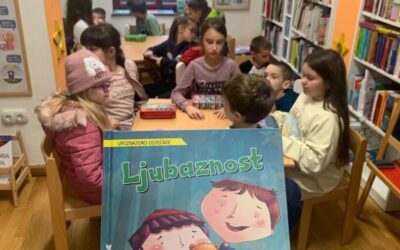 Slični, a različiti