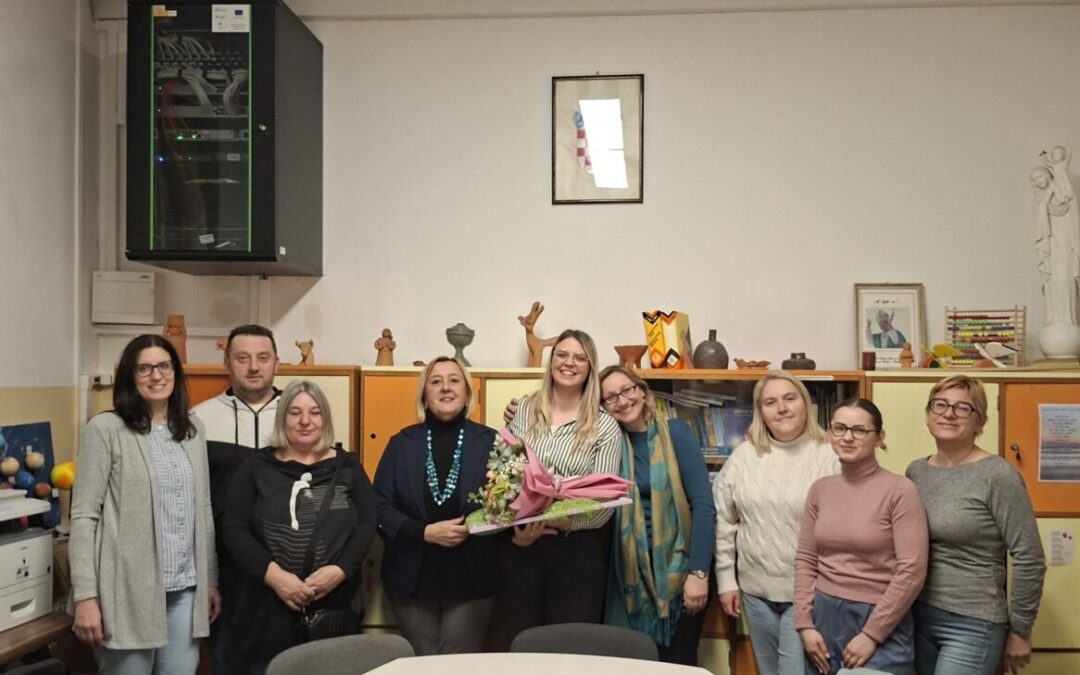 Veronika, hvala i sretno!